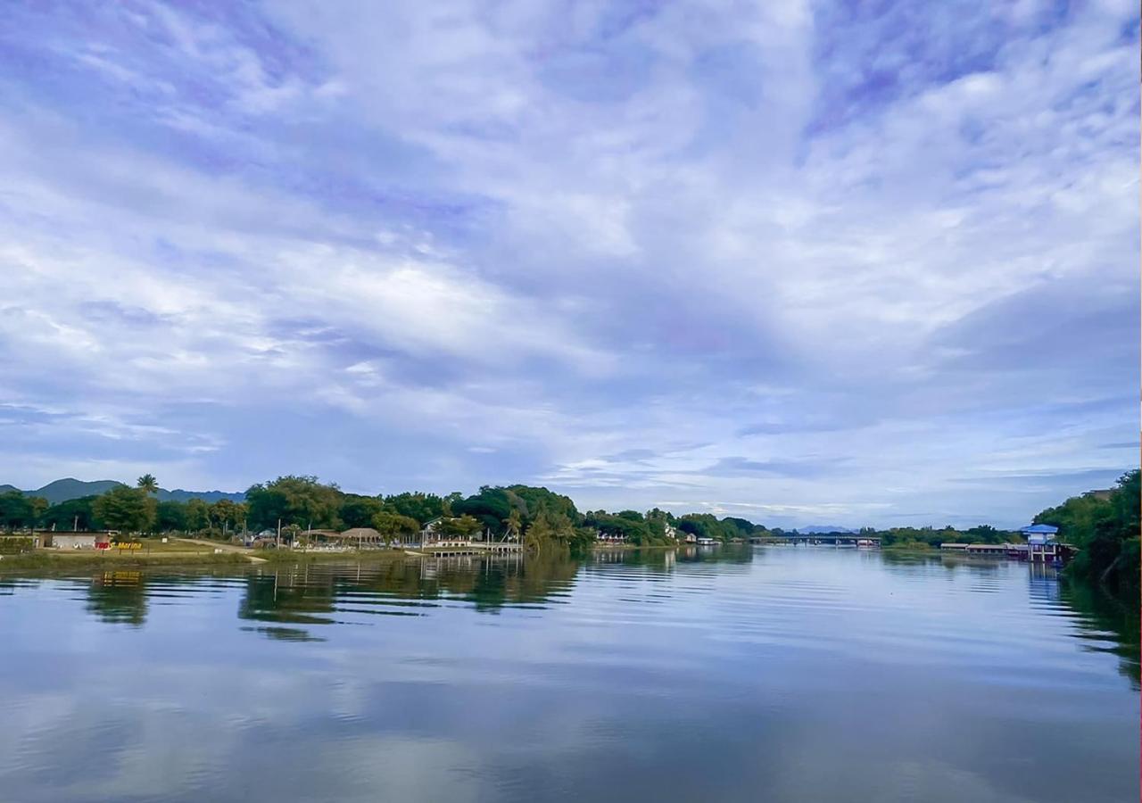 Hotel Tara Raft Kanchanaburi Exteriér fotografie