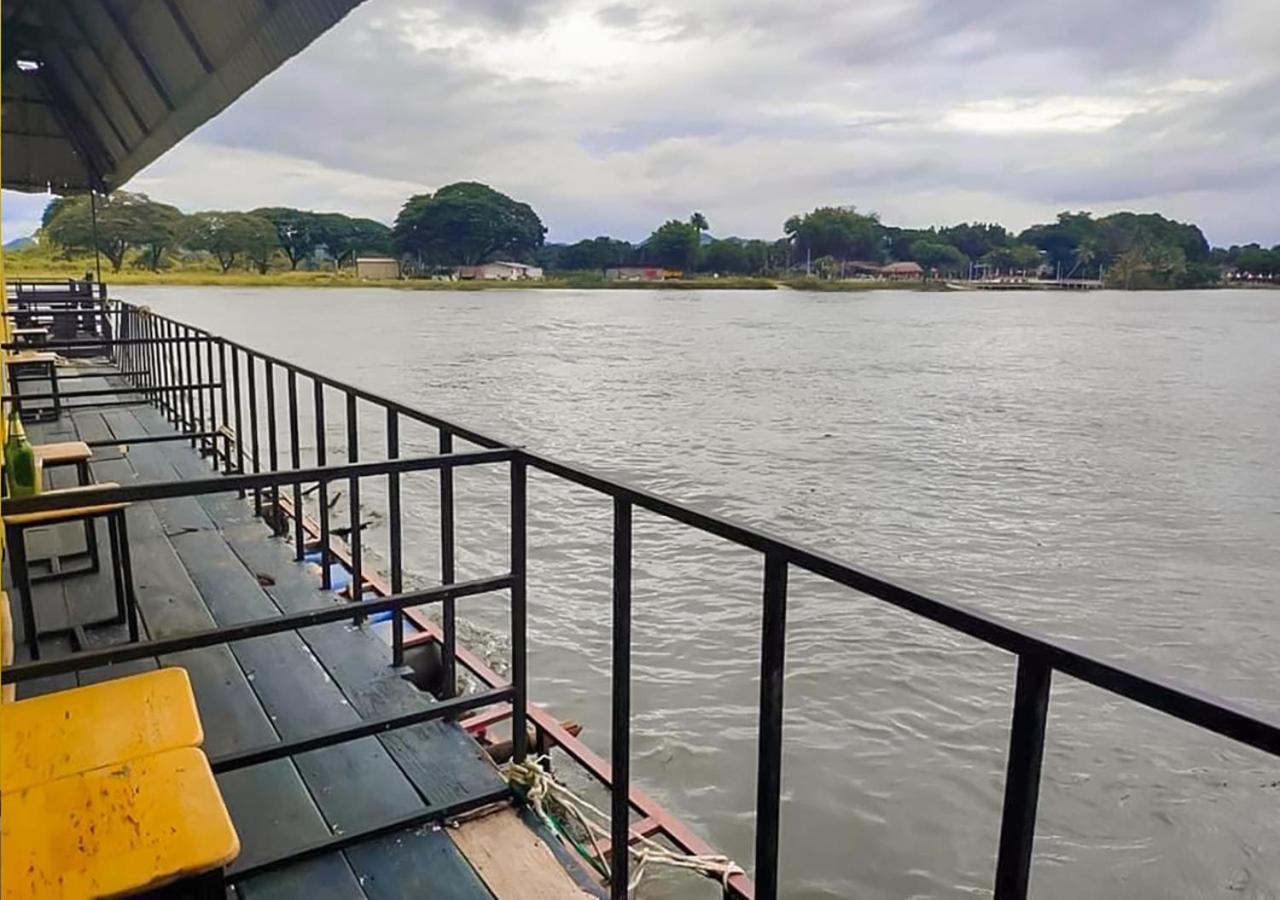 Hotel Tara Raft Kanchanaburi Exteriér fotografie