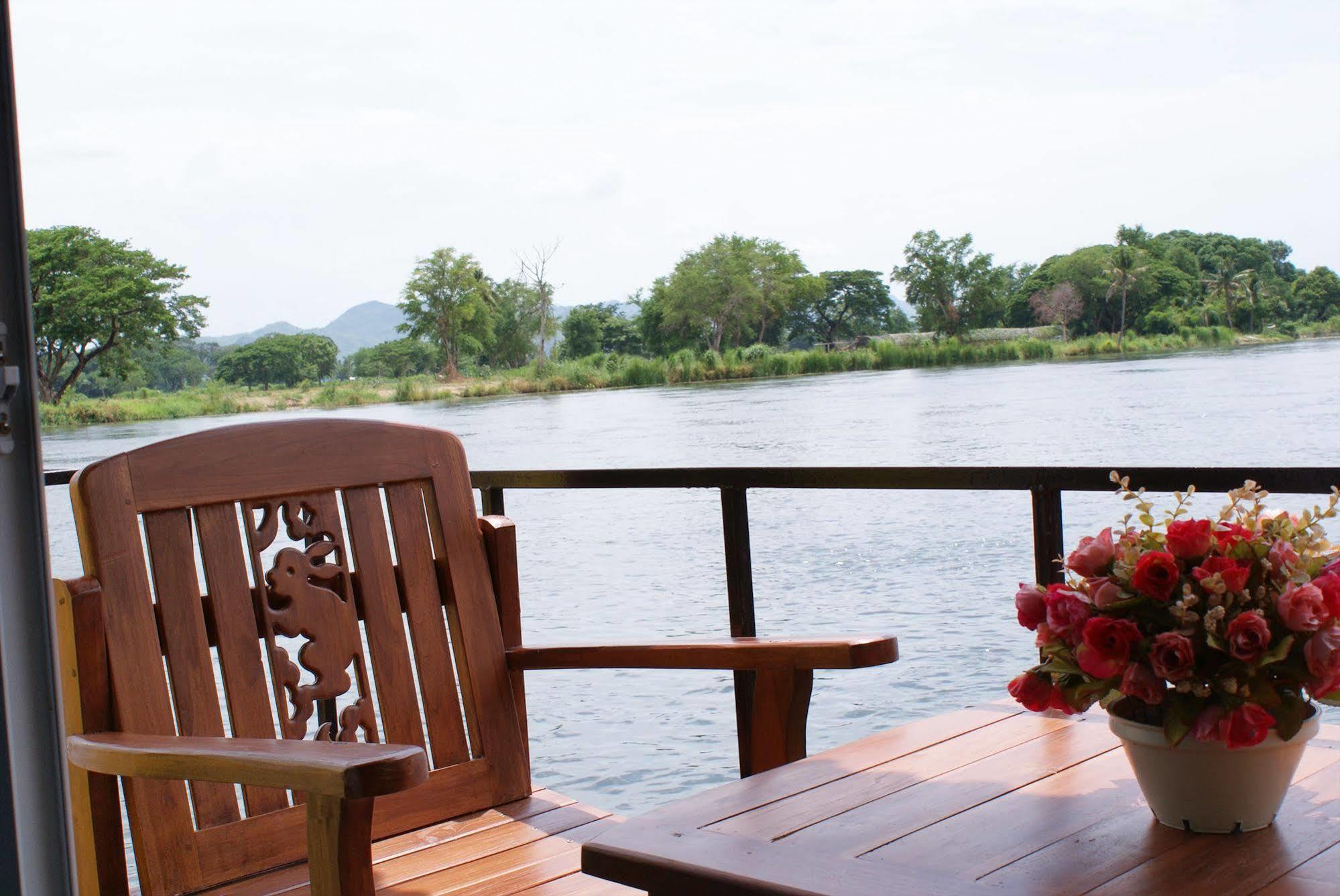 Hotel Tara Raft Kanchanaburi Exteriér fotografie