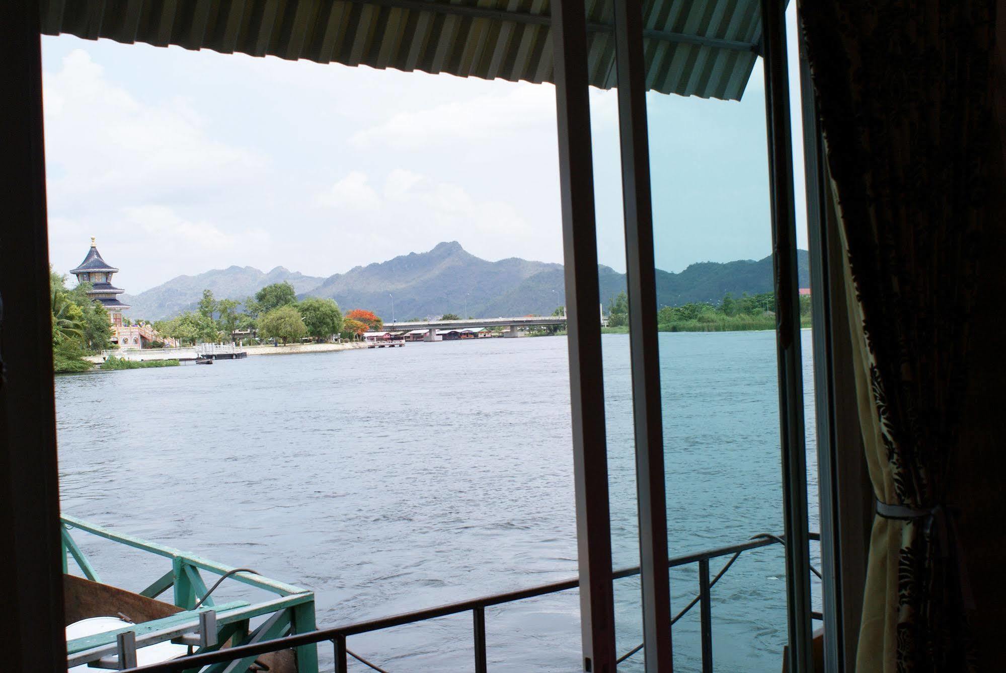 Hotel Tara Raft Kanchanaburi Exteriér fotografie